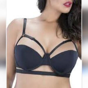 Chic Black Strappy Bra